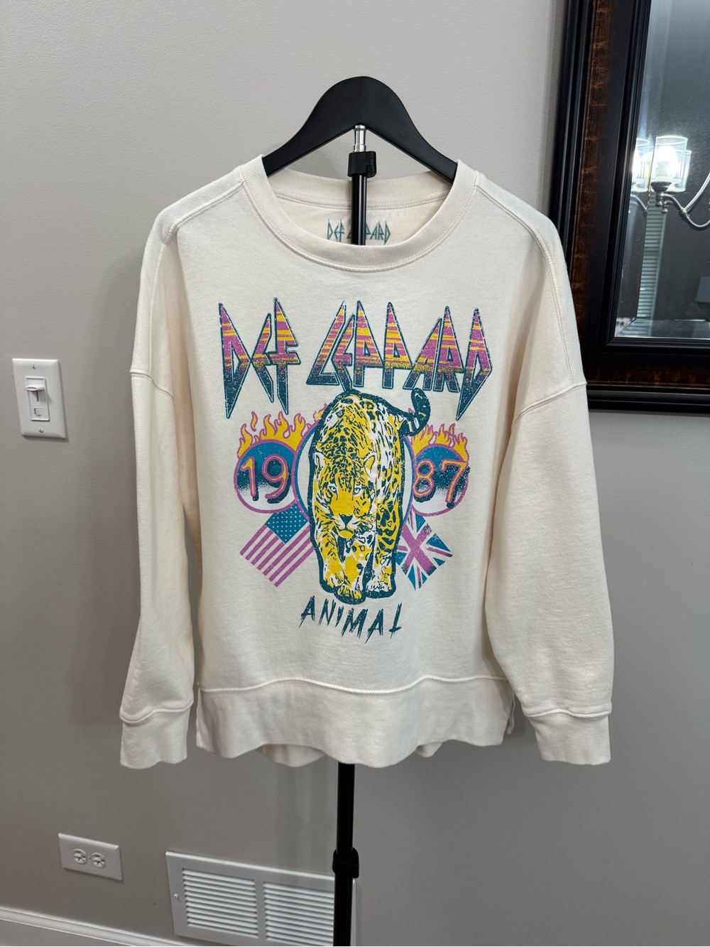Def Leppard 'Animal' Graphic Crewneck Sweatshirt - Cream